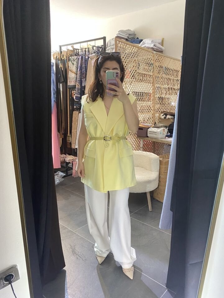SARI MİNA YELEK KEMERLİ