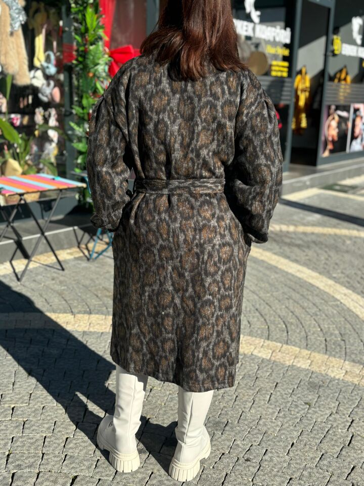 Leopar Desenli Kuşaklı Kaban