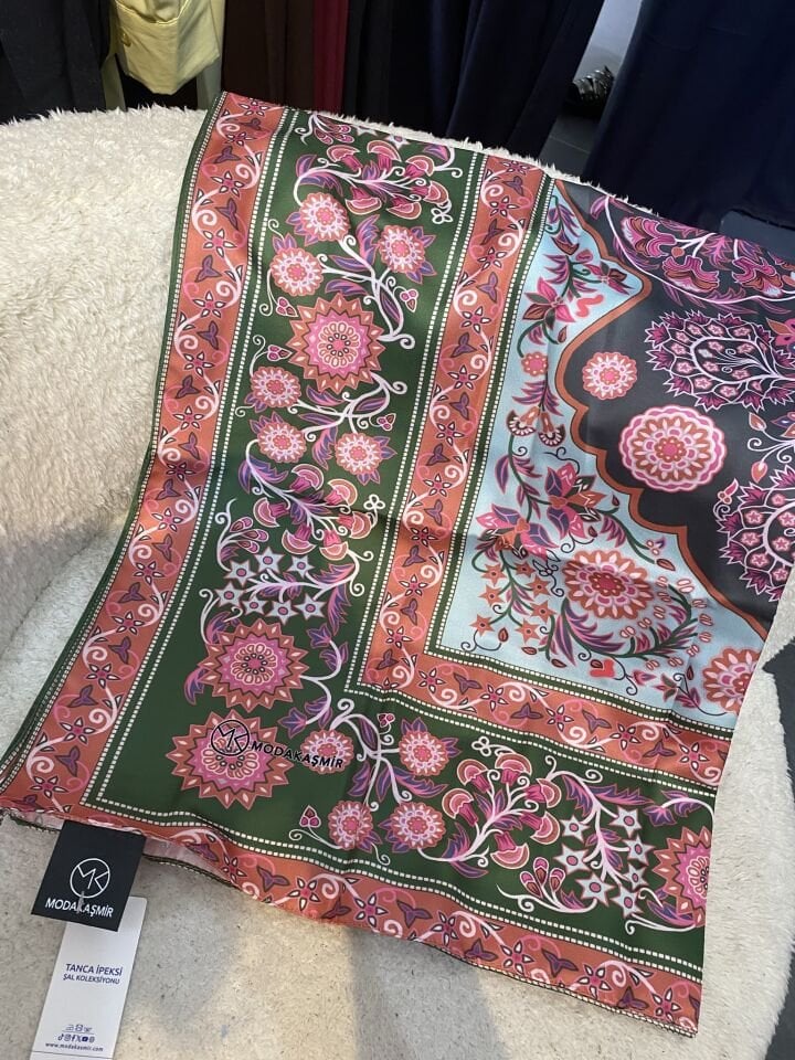 MK İPEKSİ PEMBE ŞAL