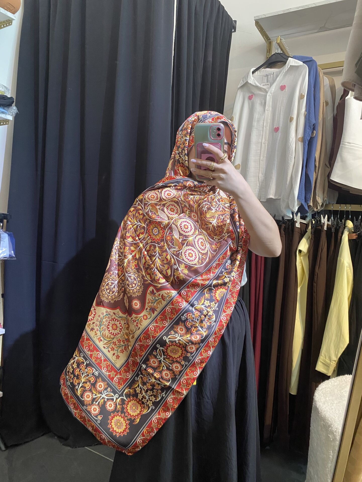 MK KIRMIZI İPEKSİ ŞAL
