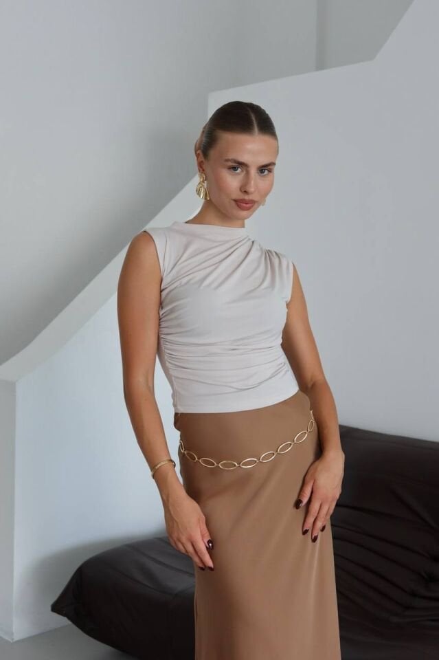 DRAPE BÜZGÜ DETAYLI SANDY BLUZ EKRU