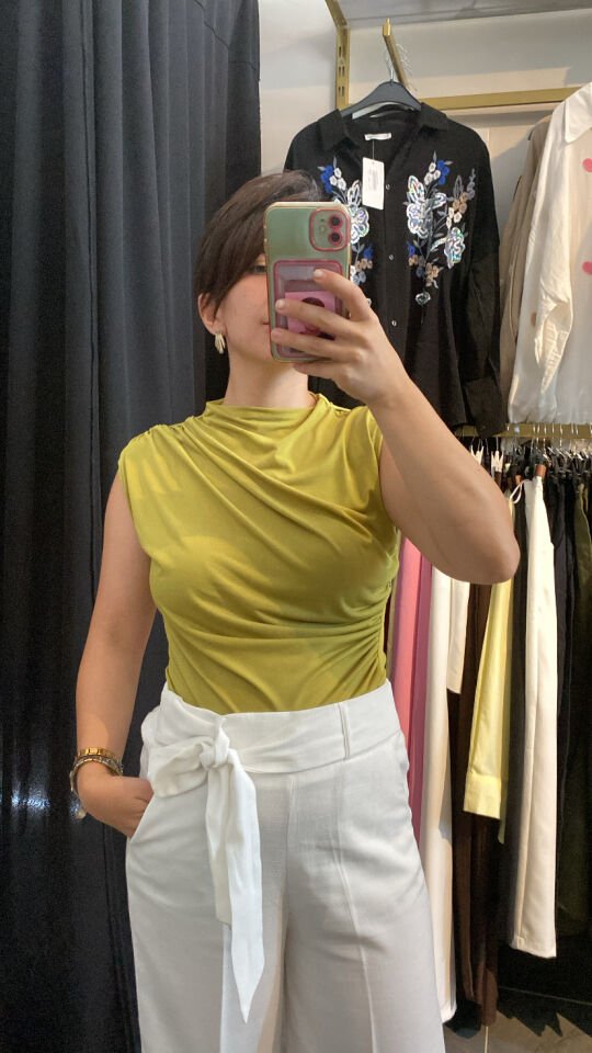 DRAPE BÜZGÜ DETAYLI SANDY BLUZ YEŞİL