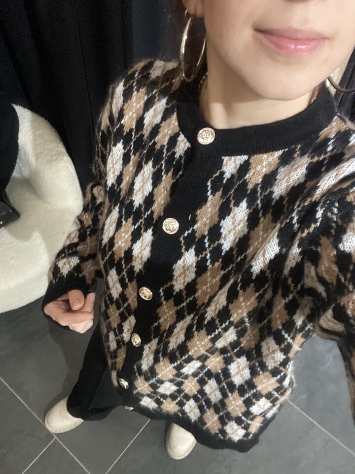 SİYAH BAKLAVA DESEN TRİKO HIRKA