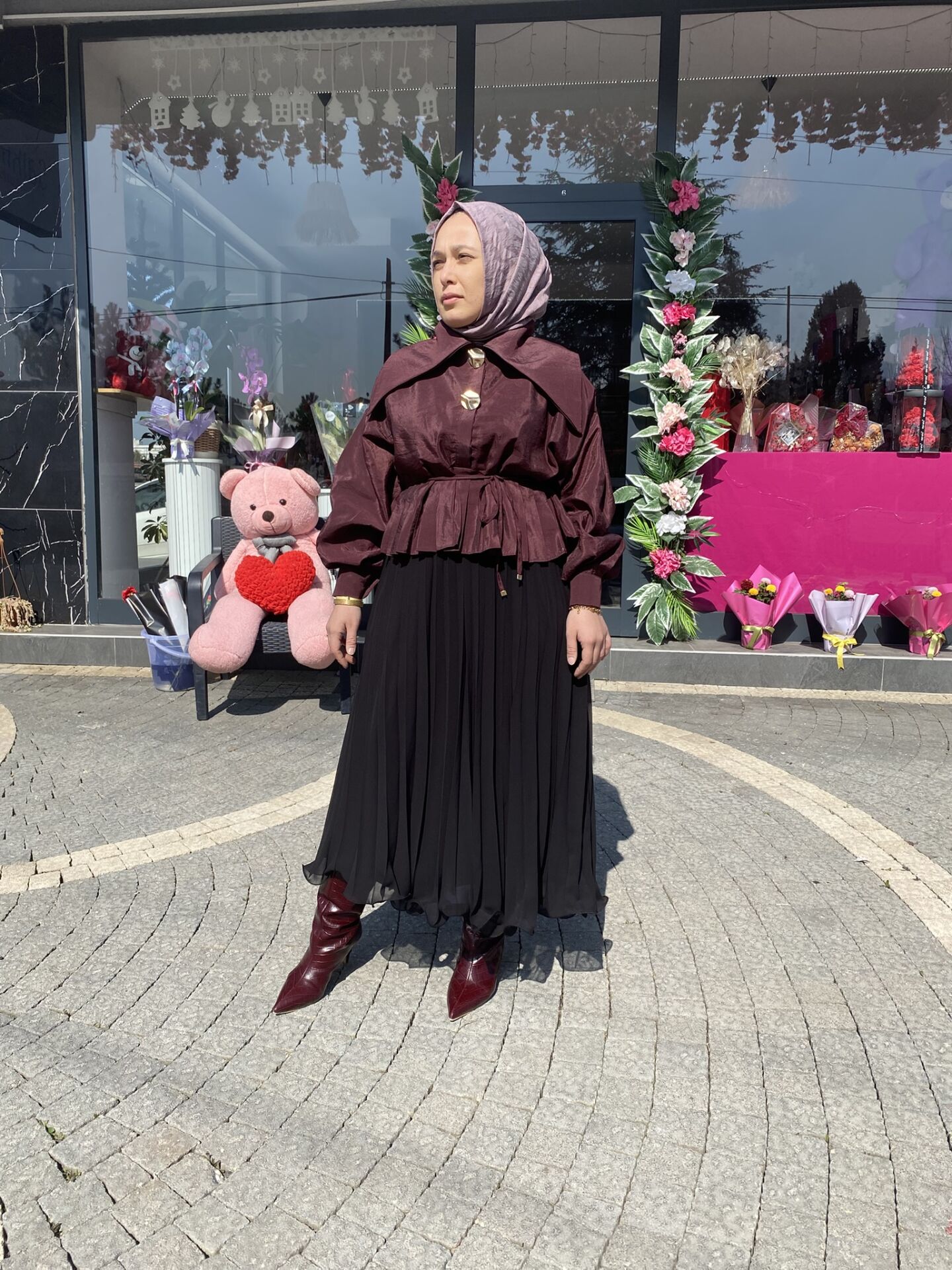 SİYAH PİLİSELİ UÇ KIVRIMLI  ETEK