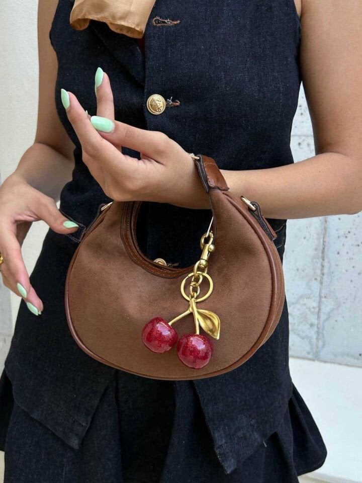 TABA SÜET EL ÇANTASI KİRAZ CHARM DAHİL