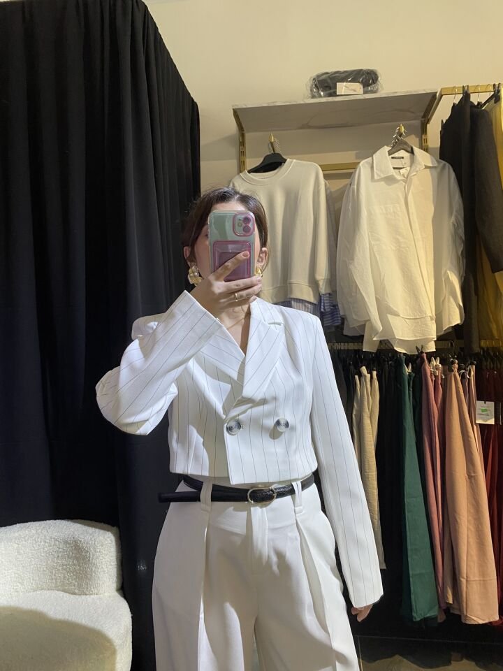 BEYAZ ÇİZGİLİ QUZU CROP CEKET