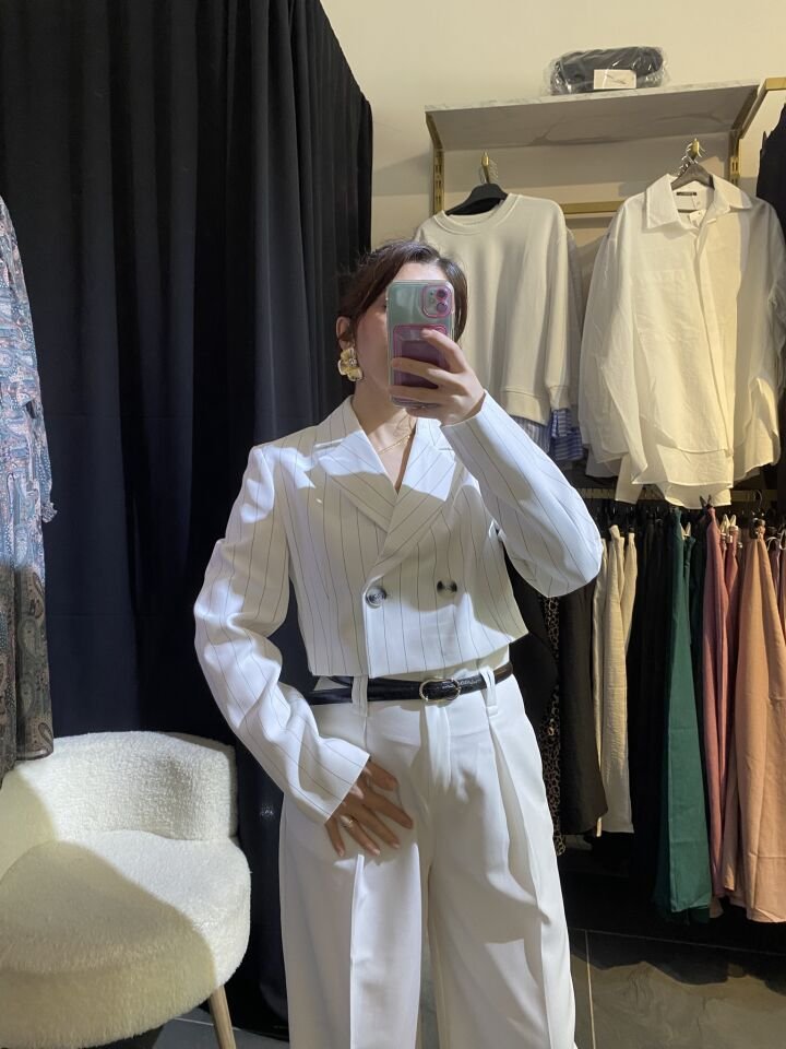 BEYAZ ÇİZGİLİ QUZU CROP CEKET