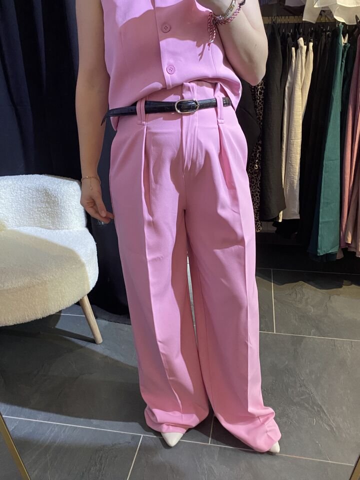 PEMBE YELEK QUZU